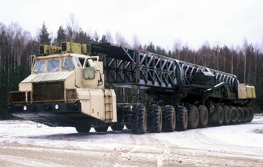 被遗弃在拜科努尔发射场内的maz-7904maz-7904在拜科努尔航天发射场