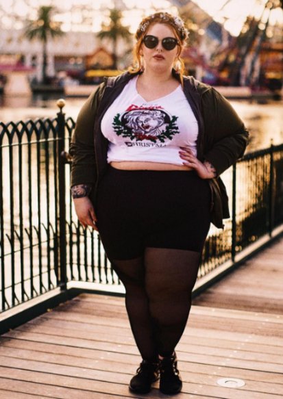 10年前因胖被丈夫抛弃,10年后她成万人迷!网友:自信的女人最美