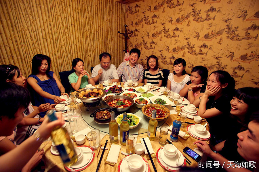 杭州奢侈品回收请远离丑陋的酒桌文化和无效的聚会