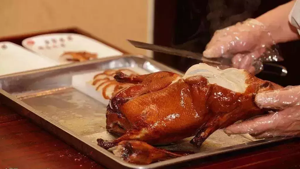 一炉百年火,铸成名烤鸭——便宜坊VS全聚德,哪个更是你的菜 一炉百年火,铸成名烤鸭——便宜坊VS全聚德,哪个更是你的菜