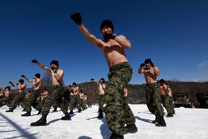 冬季赤身比武一直是韩国军队体能训练的看点之一