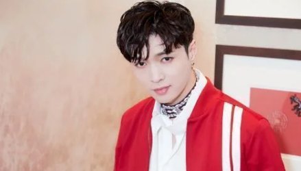 张艺兴获黄渤孙红雷提携,新片口碑打脸鹿晗,网