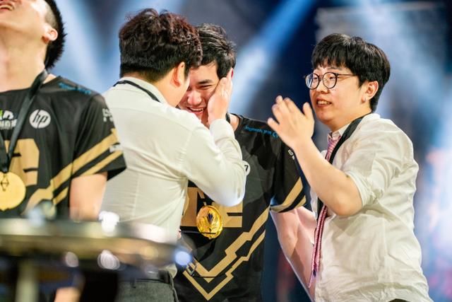 LOL:小花生直播谈到MSI失利原因 Karsa首发让