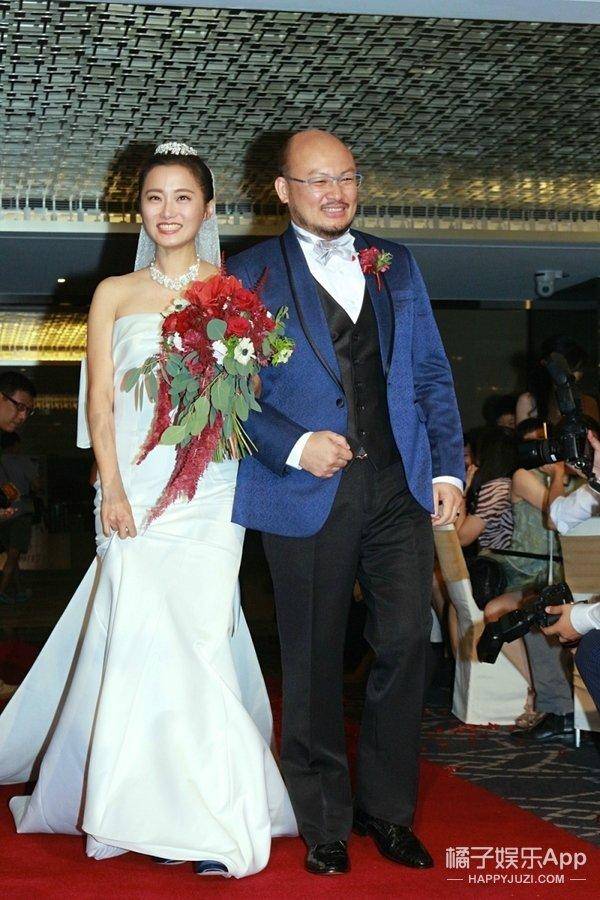 "七朵花"赵小侨大婚 ,陈乔恩终于圆满的做了第三次伴娘 .