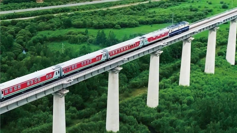 国内首列高端旅游列车来了!“呼伦贝尔号”带您驰骋草原 国内首列高端旅游列车来了!“呼伦贝尔号”带您驰骋草原