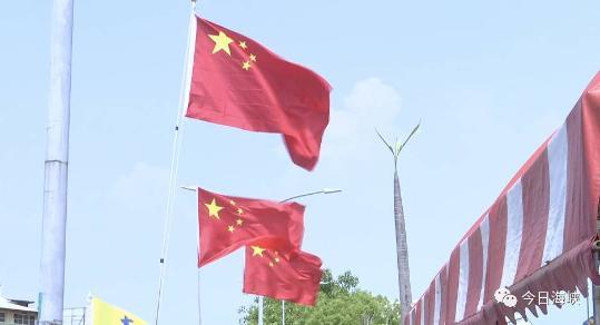 为了表达对和平统一的向往，活动现场还举办了升旗典礼。未来，主办方也会陆续在南部其他县市号召更多理念相同的有志之士响应。