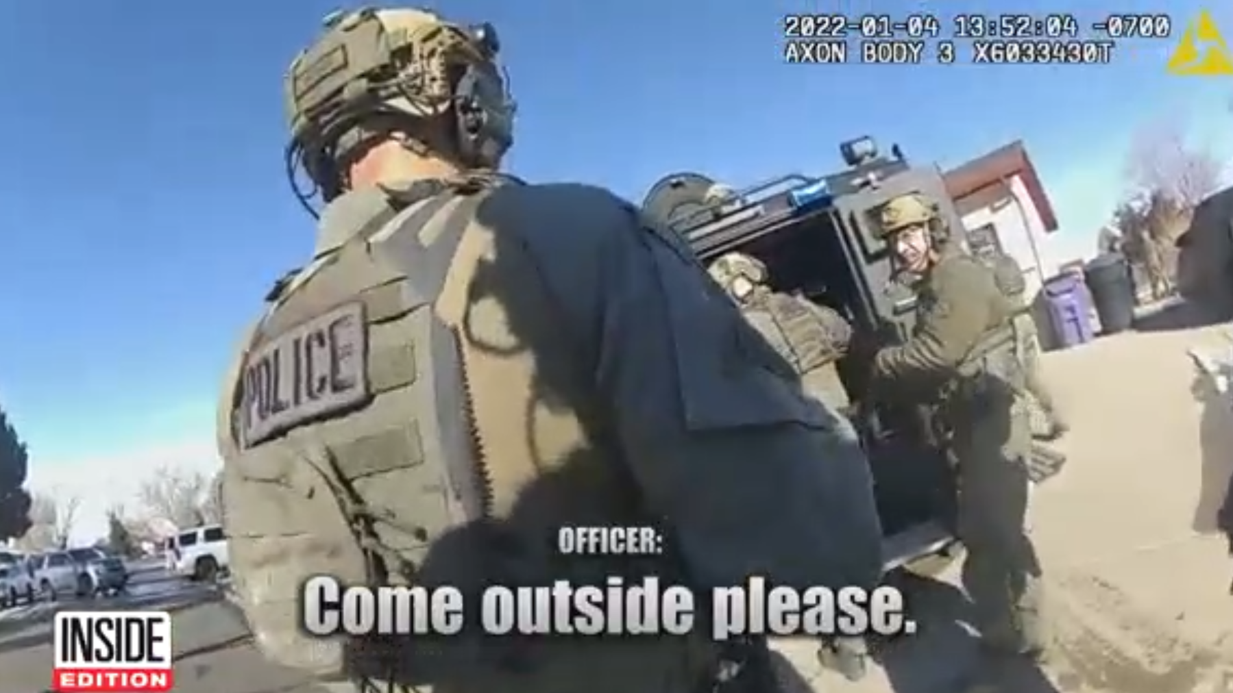 这失误代价太大了！美国老太家中洗澡特警误闯 警局赔偿376万美元