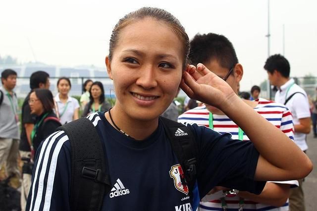 日本女足第一美女兑现露屁股承诺 完整版视频已流出 雪花新闻 日本女足第一美女兑现露屁股承诺 完整版视频已流出 雪花新闻