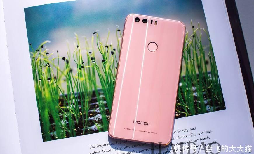 小米直降2000元,华为旗舰机沦为千元机,这是要