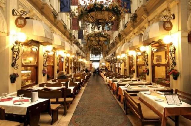 中国游客初到土耳其,被当地男子邀请吃饭,结账