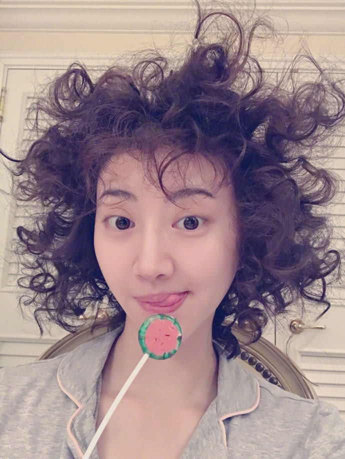 景甜最想删掉的4张照片,网友:张继科看到会怎