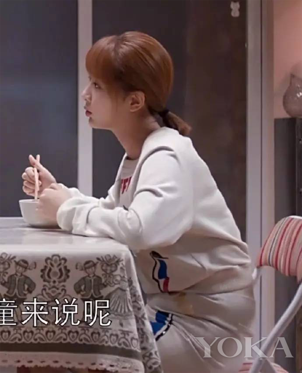 杨紫蒋欣的腰被勒出游泳圈!减肥这件事我也很