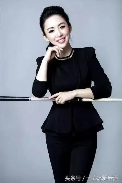 九球天后潘晓婷,胸部碰球犯规比赛的瞬间