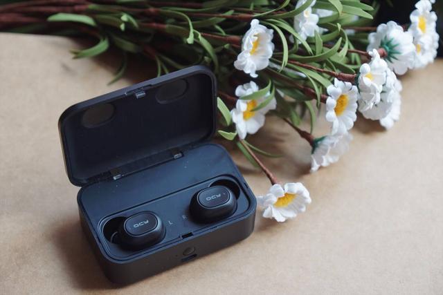 蓝牙耳机能待机两个月?还能双耳分离使用?QC