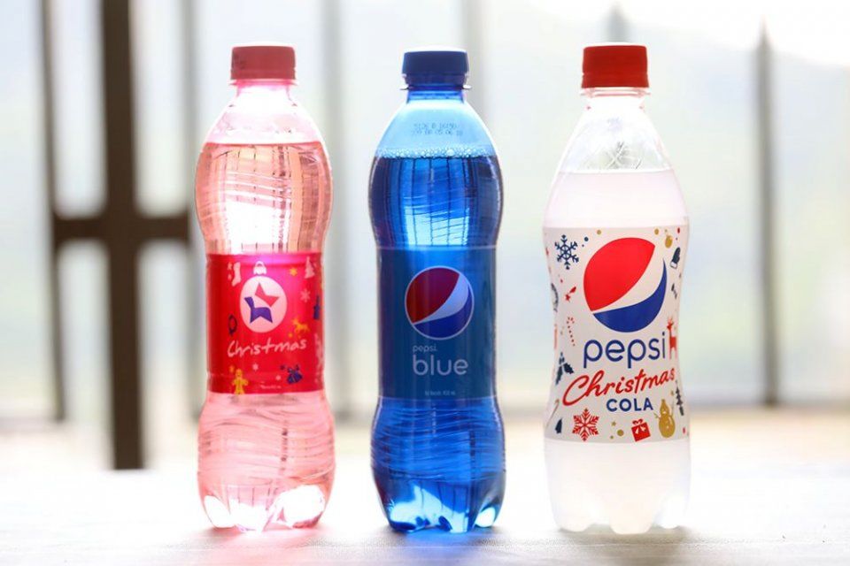 用粉色可乐、白色可乐、蓝色可乐做鸡翅,味道