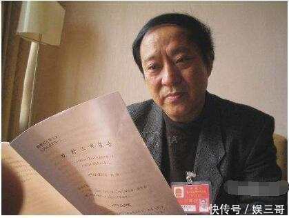 红过赵本山,演小偷出名,当红不务正业, 68岁妻