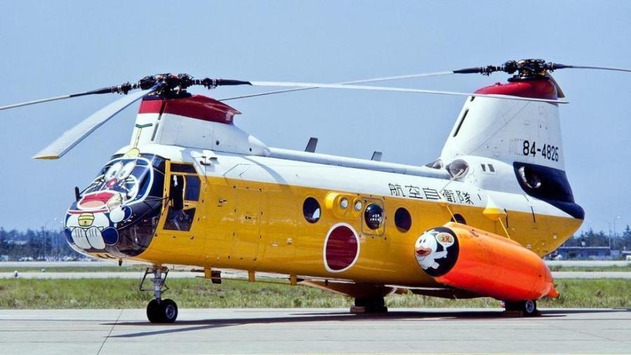 日本自卫队救援直升机二次元哆啦a梦涂装