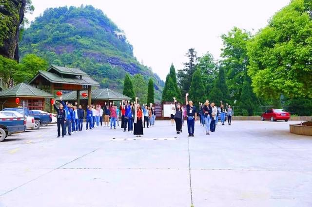 观极了!全国70名媒体大咖罗汉岩集体拍抖音,瞬