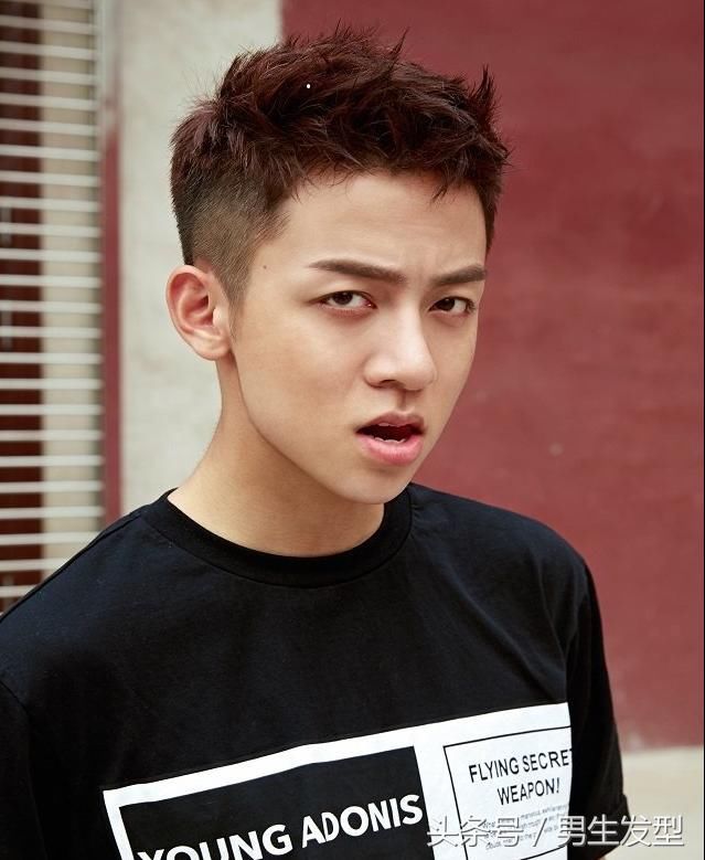 今年男生流行这3款发型,帅气拯救颜值!
