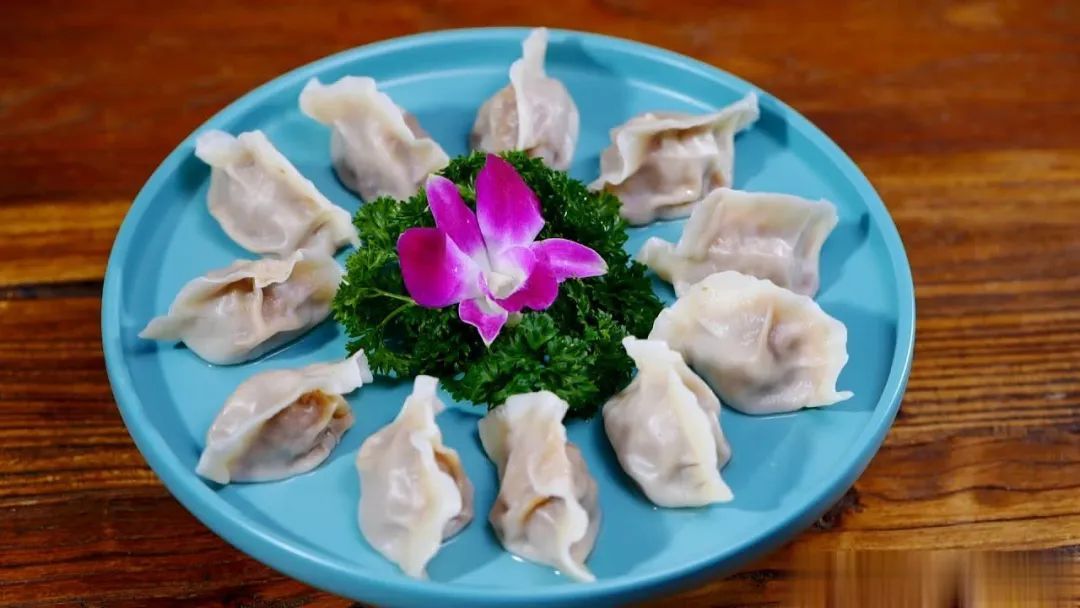 国宴师父传授的配方，末伏养生美食茶香饺子_北京时间