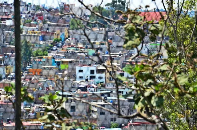 记者误入墨西哥贫民窟 遭怀疑是偷孩子的人 记者误入墨西哥贫民窟 遭怀疑是偷孩子的人