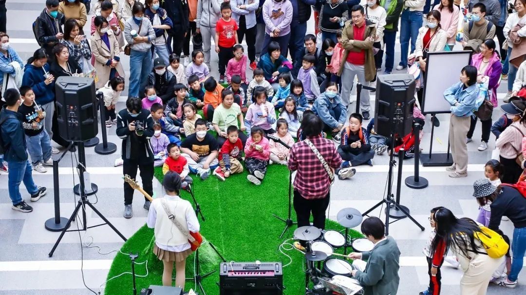 一季度入园240万人次!石景山首钢园变身高端“秀场” 一季度入园240万人次!石景山首钢园变身高端“秀场”