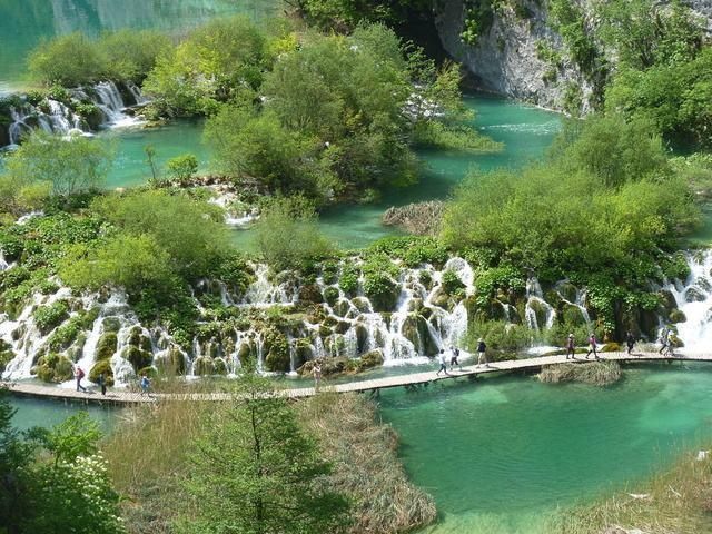 你一定听过克罗地亚这个名字,一千个岛屿、暗