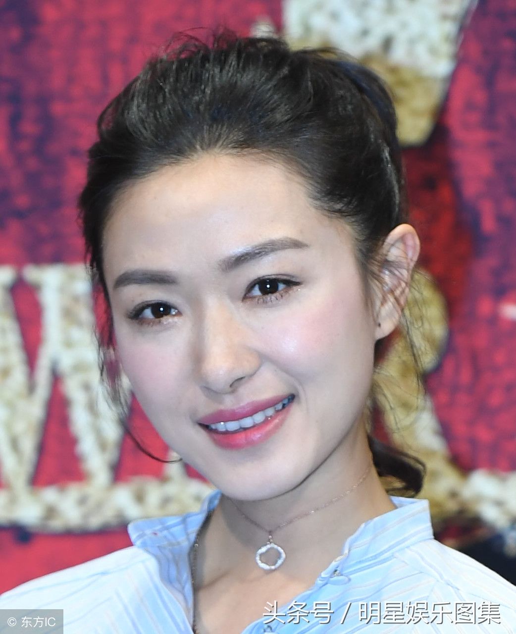 电视剧《脱身》的女主角,万茜气质优雅动人