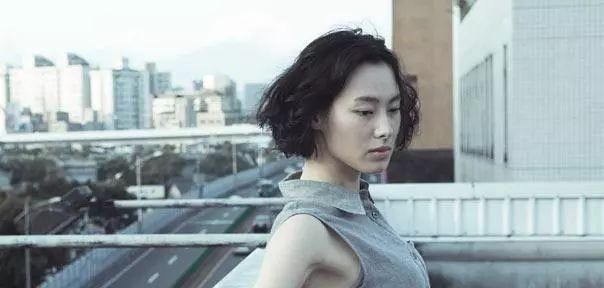 李泽楷新欢旧爱大对比,港姐郭嘉文靠扮美卖萌