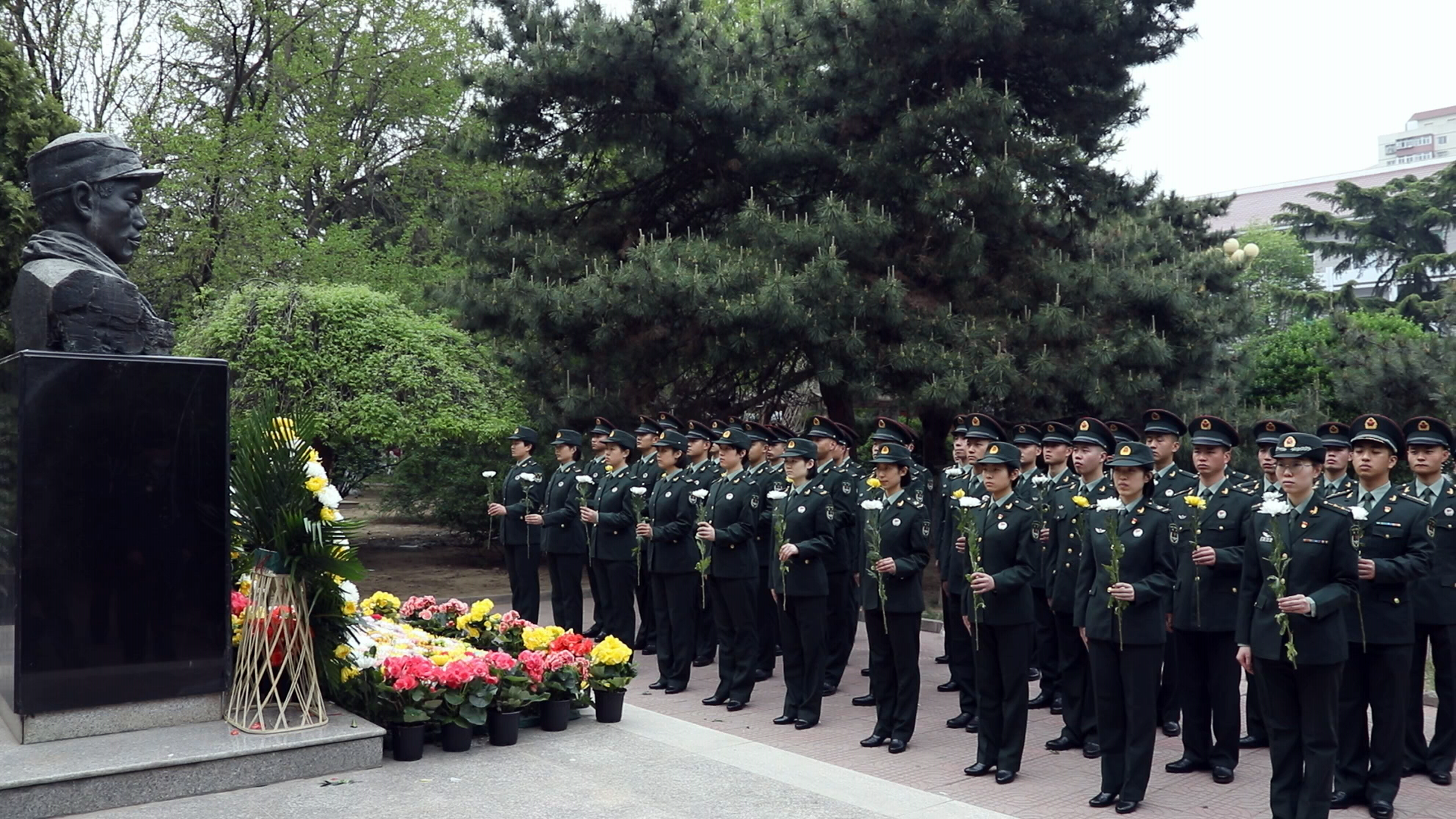 张思德诞辰107周年,北京卫戍区某警卫师开展系列纪念活动!