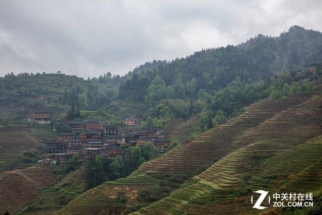 谁是旅行好搭档 佳能G7X II对比索尼黑卡4