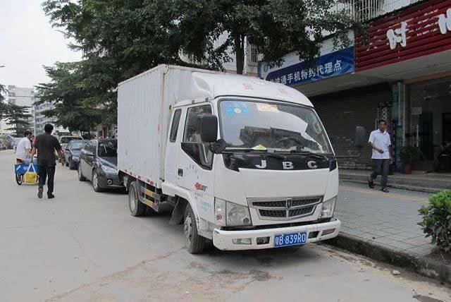 5噸以下貨車營運證,具體規定如下:縣級以上道路運輸管理機構應當引導