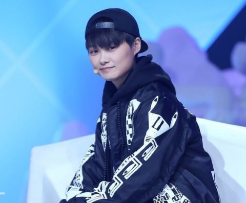 李宇春穿高跟鞋,一双大腿长过迪丽热巴,网友:身