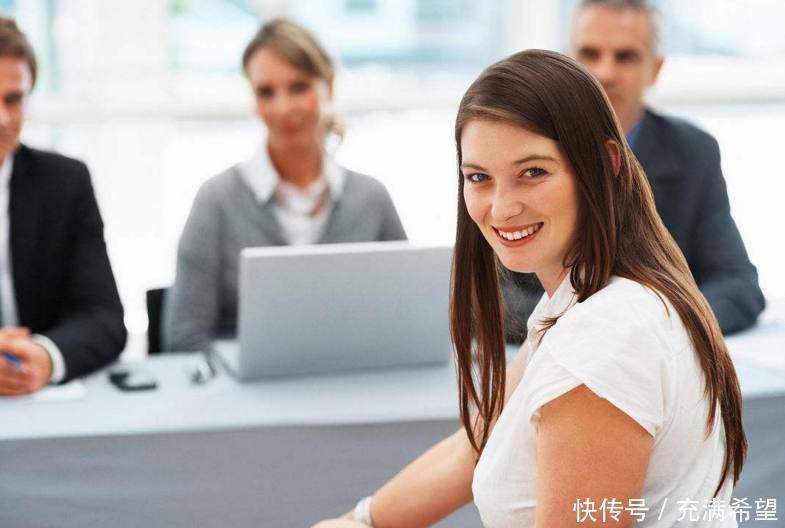 面试官:旧字加一笔,是什么字?难倒一片,专科