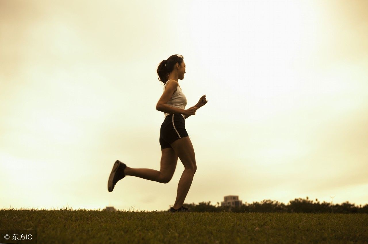 每天做50个深蹲,对身体有什么好处,一个月之后