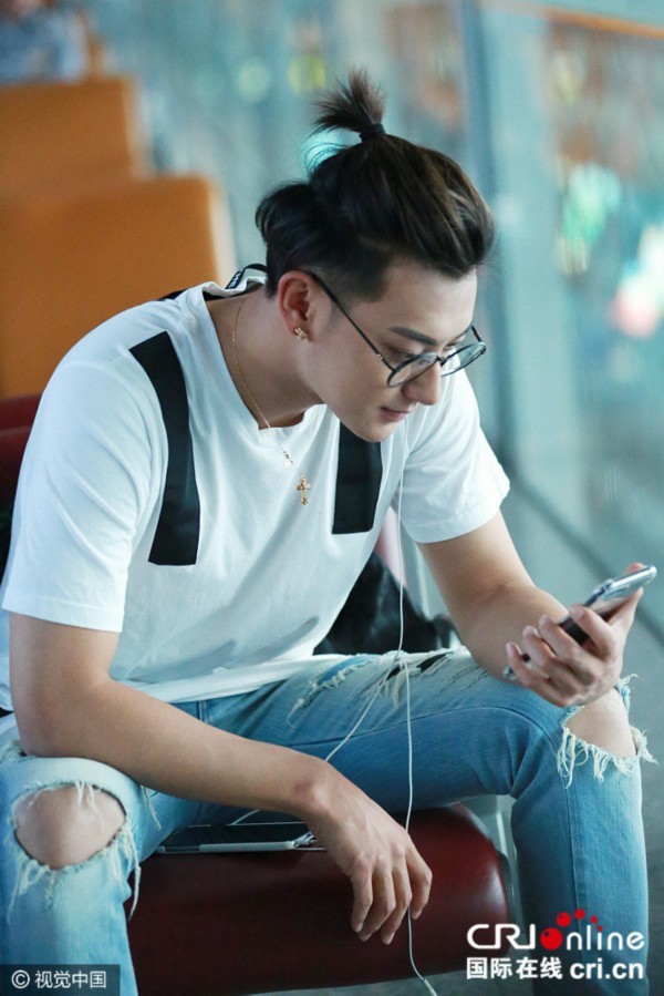 赵丽颖杨幂鹿晗王俊凯 扎朝天揪的明星们谁最可爱