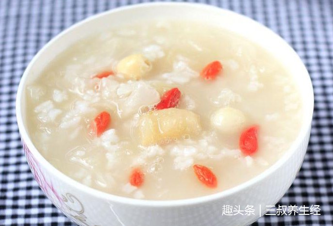 它是清痰止咳的神药,这样煮着吃营养效果翻倍