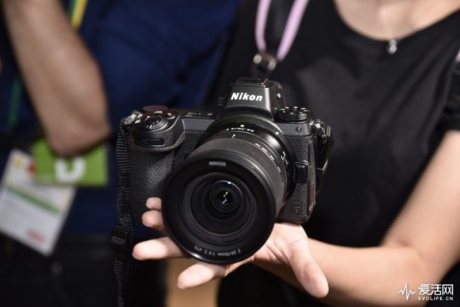尼康、佳能全幅微单双双发布 受伤的除了索尼