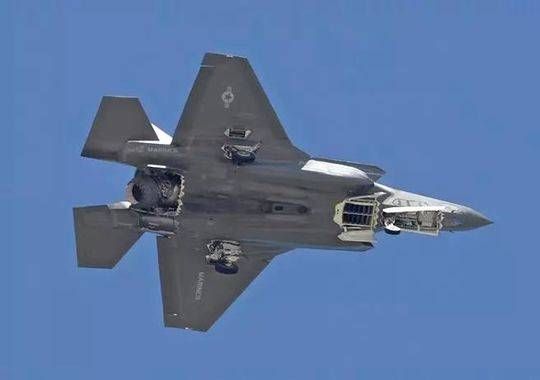 f-35b垂直起降战机(美国空军)