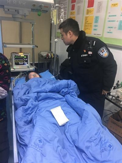 女孩朋友圈中称要自杀 警方走访百家商户施救 女孩朋友圈中称要自杀 警方走访百家商户施救