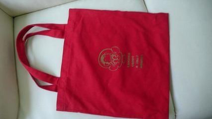 母亲向婆家要高价彩礼,婚后在嫁妆里看到一布