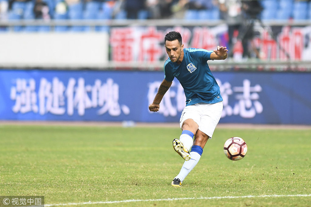 亚冠新军新援浮现!球员+现金方式交换中超金靴