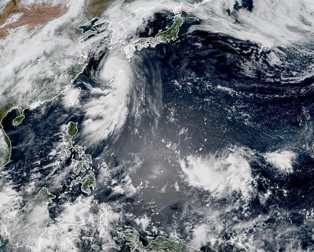 台风派比安猛烈增强将远走日韩!新台风马上诞