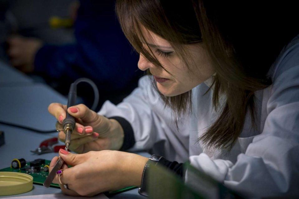 走进哈萨克斯坦新军工厂 这里能维修S-300防空