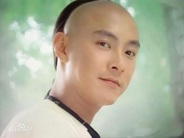 张卫健头发是怎么没的 多年留光头原因真相揭