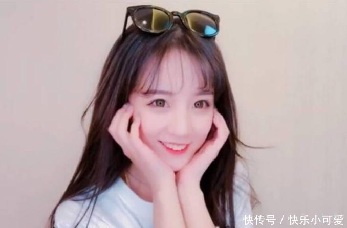 莉哥直播加个微信三四千,想赚钱想疯,大批脱粉