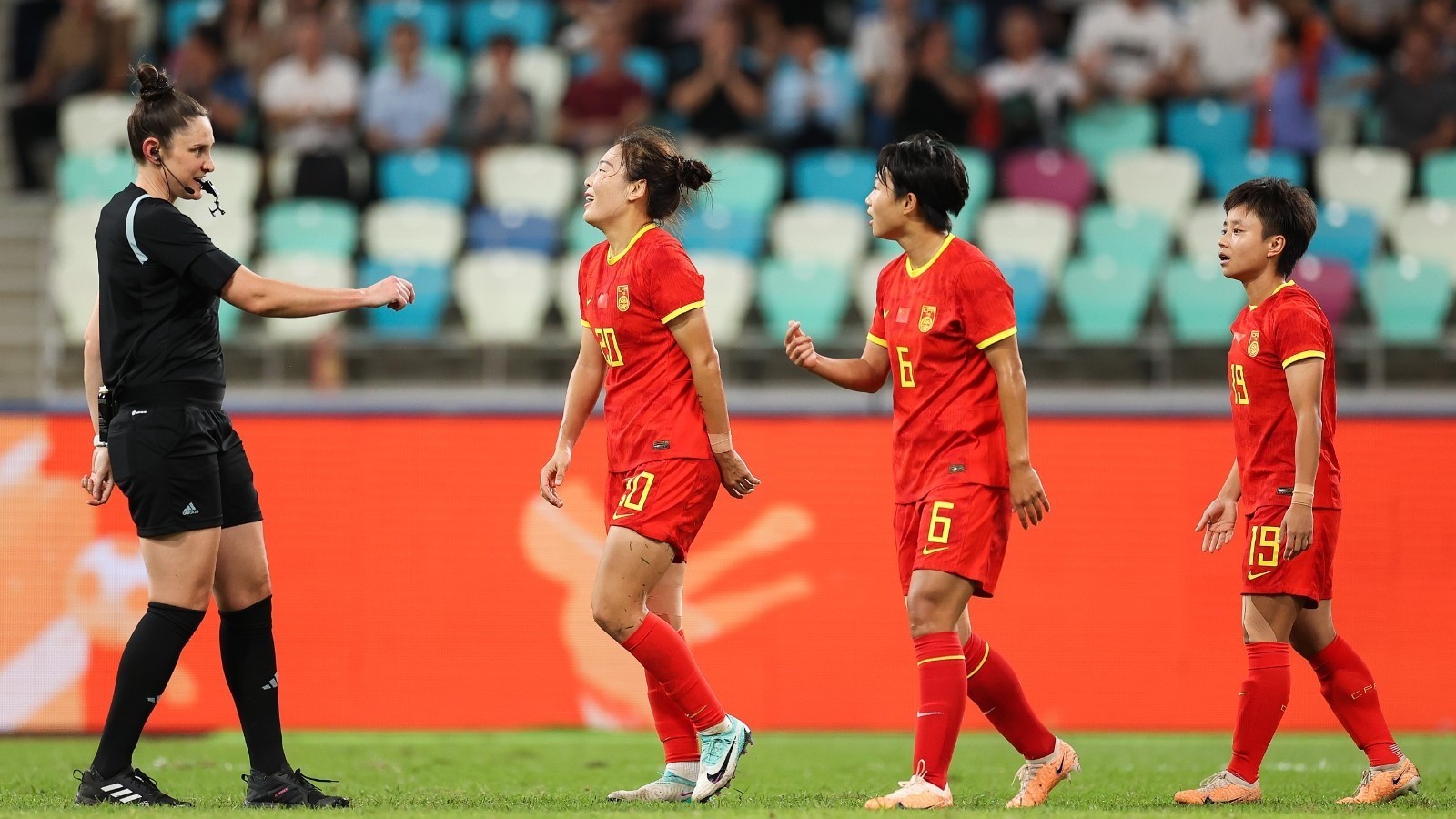 都是输家的平局 中国女足1比1韩国女足 两队携手无缘巴黎奥运会 都是输家的平局 中国女足1比1韩国女足 两队携手无缘巴黎奥运会