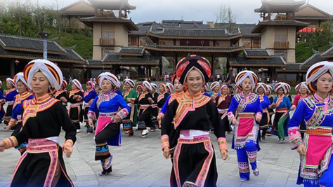 图说:民族特色产业助力群众脱贫奔小康 图说:民族特色产业助力群众脱贫奔小康