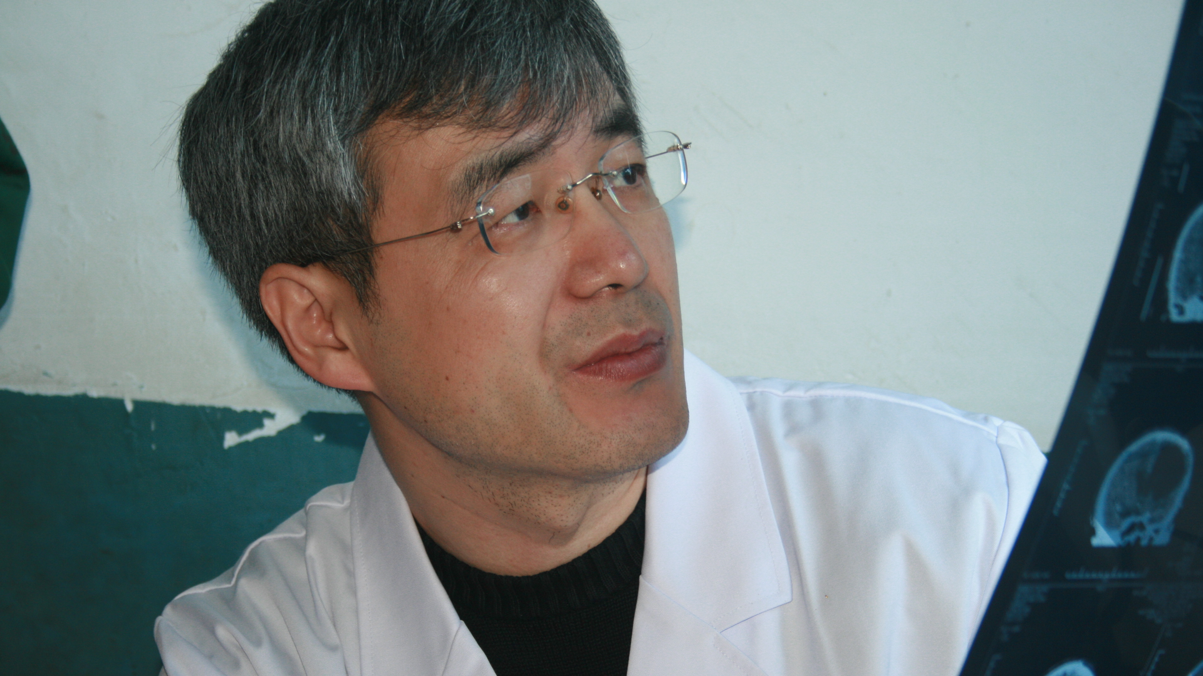 《携手同行》为医学事业贡献奇迹的张培彤 《携手同行》为医学事业贡献奇迹的张培彤