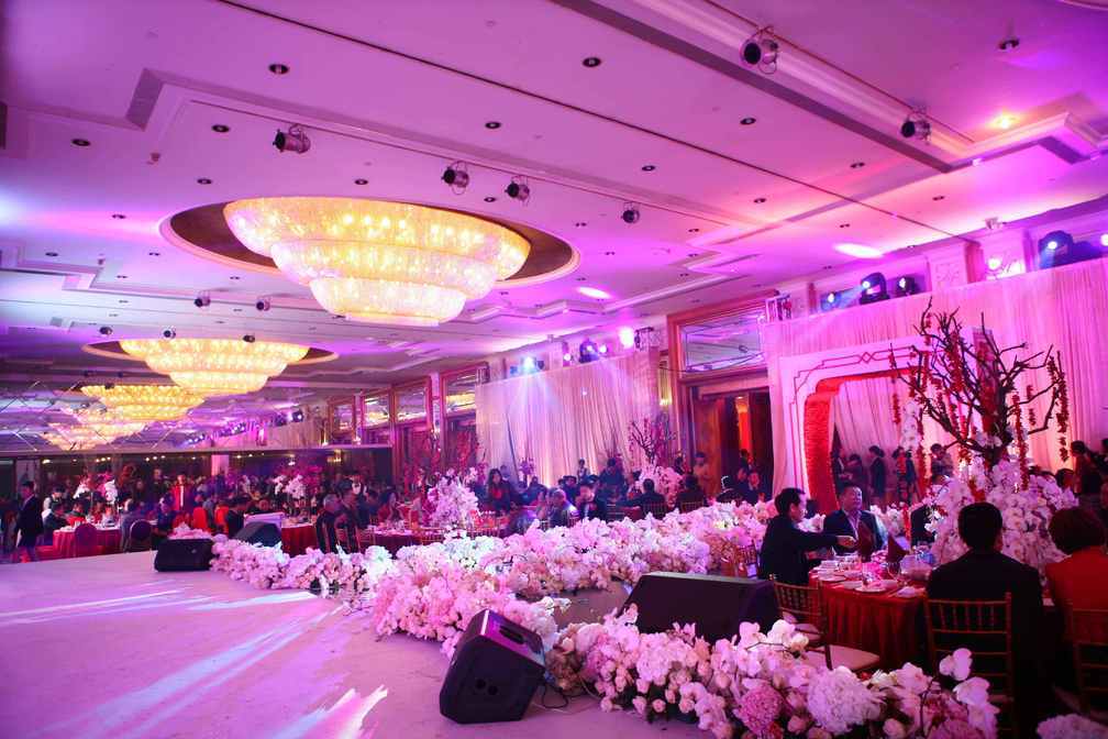 用赛局理论解释一个难题:为什么婚宴永远晚一